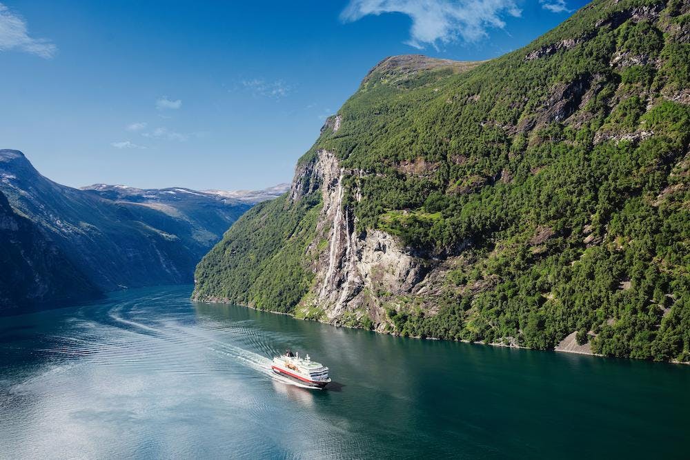 Cruise on the Geirangerfjord with MS Nordlys